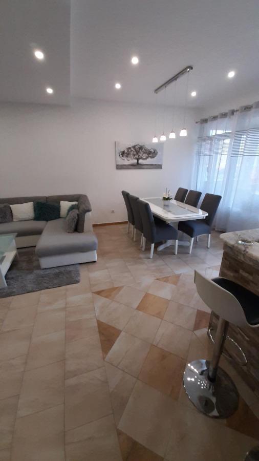Apartments Ljube Макарска Экстерьер фото